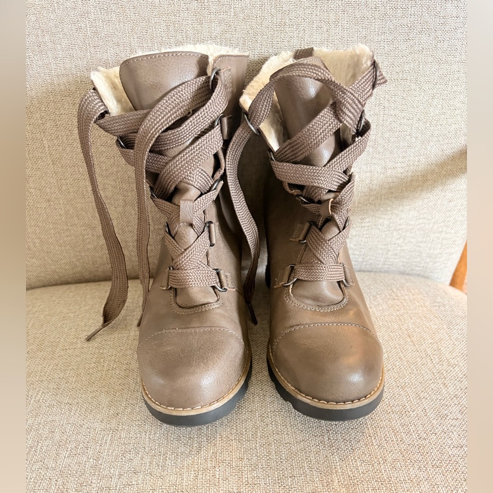 Universal Threads Lace Up Wedge Boot